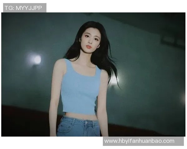 足球明星穿搭风格解析女生时尚搭配灵感推荐